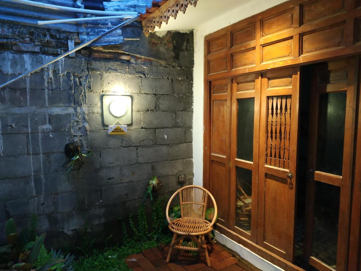 Wonderloft Hostel Jogja Γιογκιακάρτα Εξωτερικό φωτογραφία